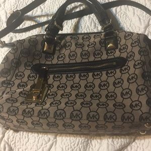 Michael kors purse